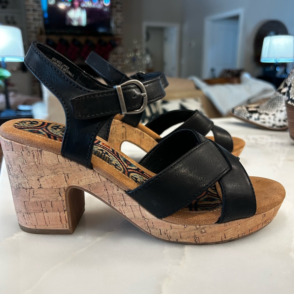 B.O.C. Wedge size 7M. Black leather.